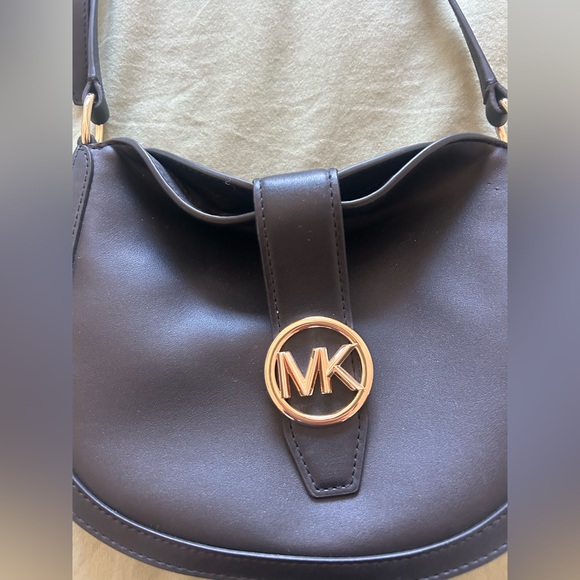 Michael Kors Black and Gold Crossbody Bag - Picture 2 of 3